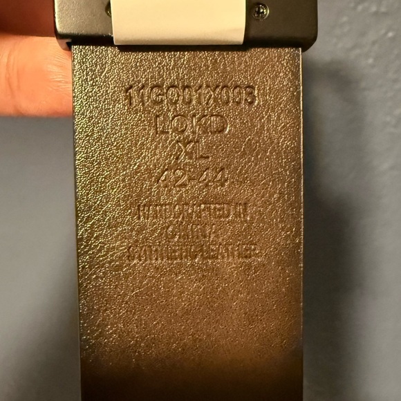 Guess Black and Brown Reversible Leather Belt Size XL 42-44 NWOT - Picture 3 of 3